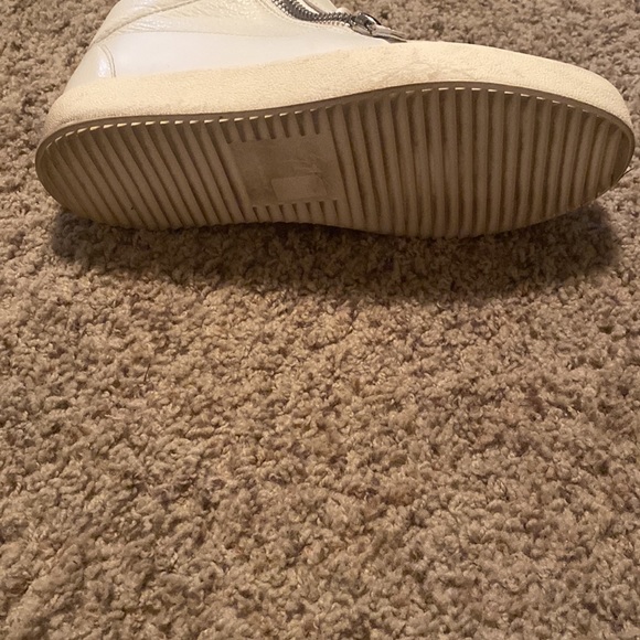 Worn a few time - Picture 4 of 4